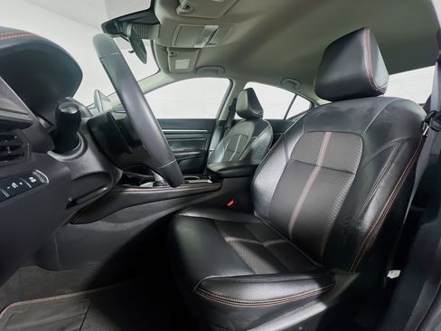 Used 2025 Nissan Altima 2.5 SR image 11