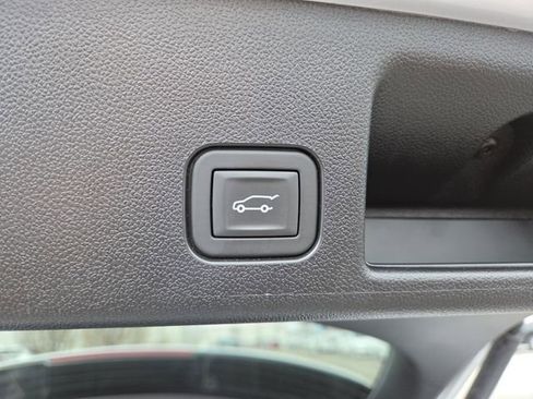 Used 2024 Chevrolet Equinox EV RS image 13