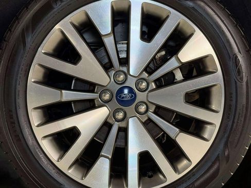 Used 2021 Ford Escape Titanium image 29