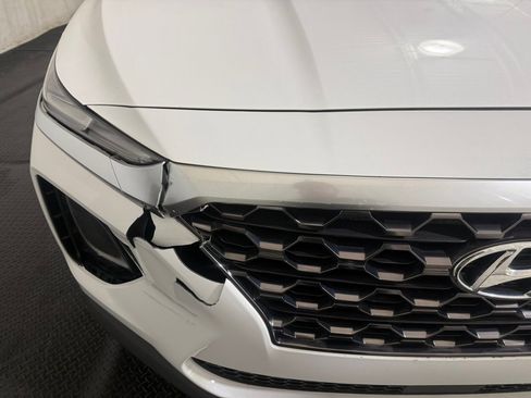 Used 2019 Hyundai Santa Fe SE image 4