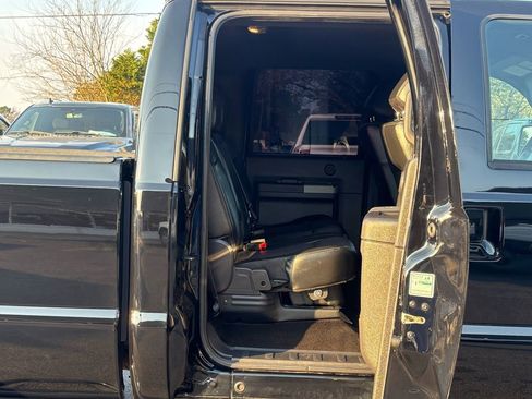 Used 2016 Ford F350 Lariat w/ Chrome Package image 27