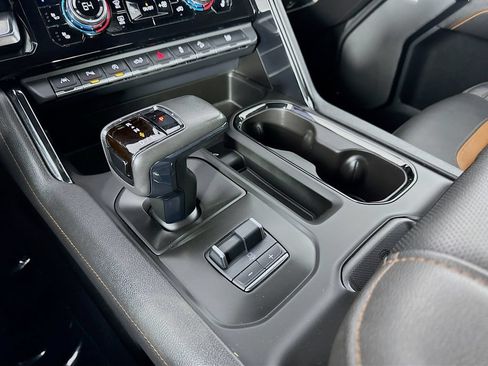 Used 2022 GMC Sierra 1500 AT4 w/ Technology Package AWD/4WD image 22