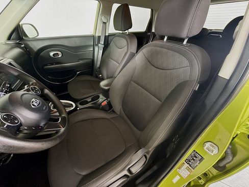 Used 2018 Kia Soul Base image 19