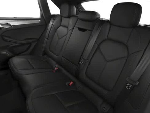 Used 2018 Porsche Macan S image 14