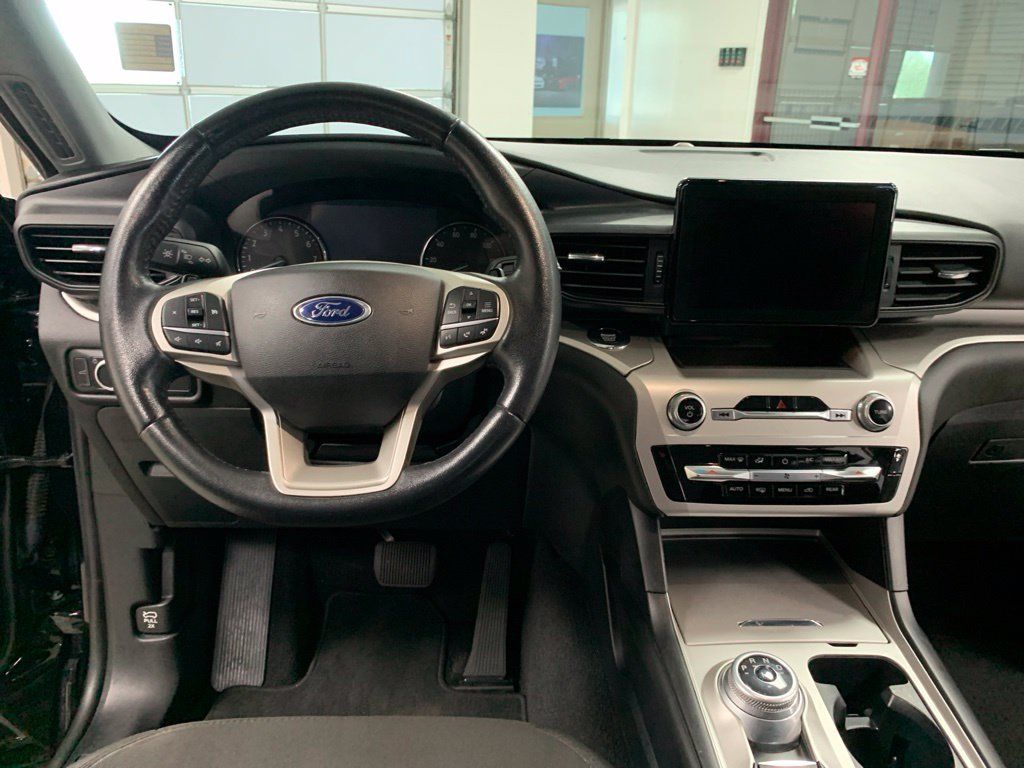 Used 2021 Ford Explorer XLT w/ Class III Trailer Tow Package AWD/4WD image 16