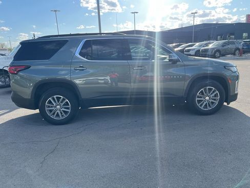 Used 2022 Chevrolet Traverse LT image 6
