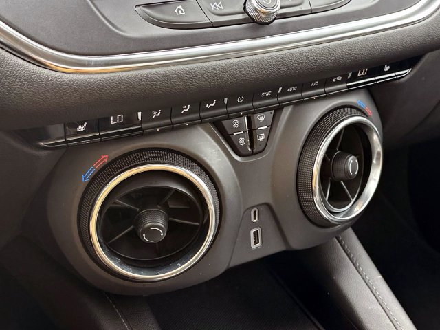 Used 2022 Chevrolet Blazer LT FWD image 26
