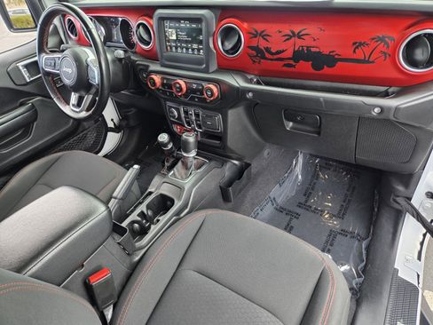 Used 2021 Jeep Gladiator Rubicon image 16