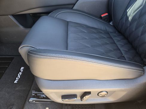 New 2026 Nissan Rogue Platinum image 22