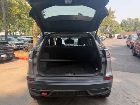Used 2020 Jeep Cherokee Trailhawk AWD/4WD image 20