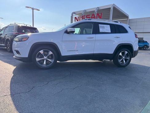 Used 2019 Jeep Cherokee Limited FWD image 2