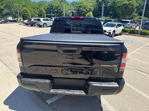 Used 2022 Nissan Frontier PRO-4X w/ Technology Package AWD/4WD image 3