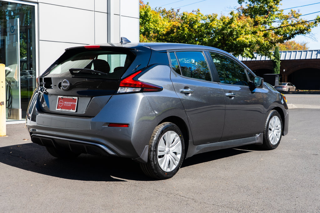 Used 2025 Nissan Leaf S FWD image 6