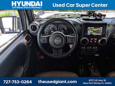 Used 2016 Jeep Wrangler Unlimited Sahara AWD/4WD image 17