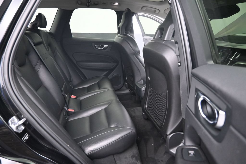 Used 2018 Volvo XC60 T6 Momentum w/ Convenience Package AWD/4WD image 20