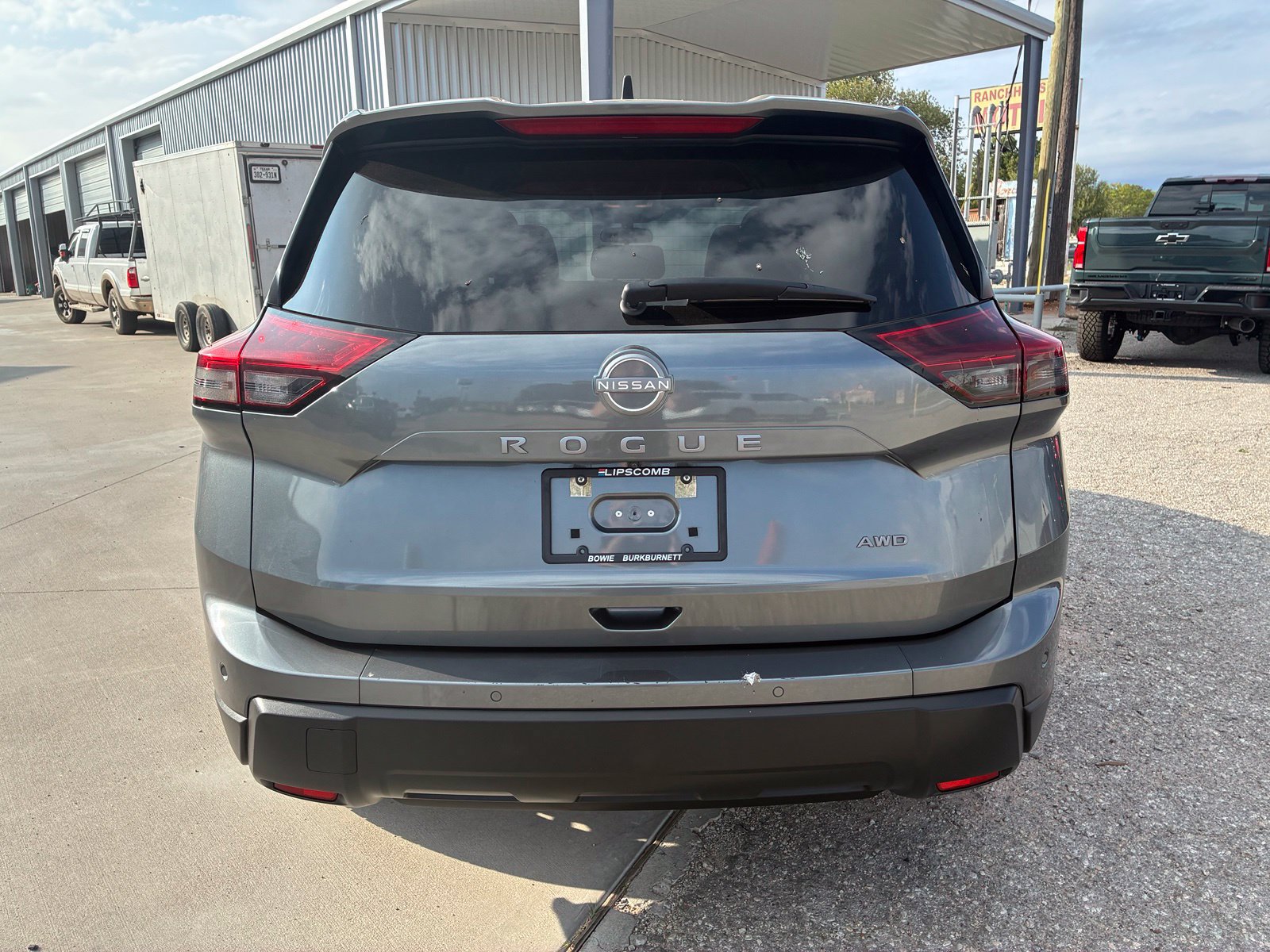 Used 2024 Nissan Rogue S AWD/4WD image 9