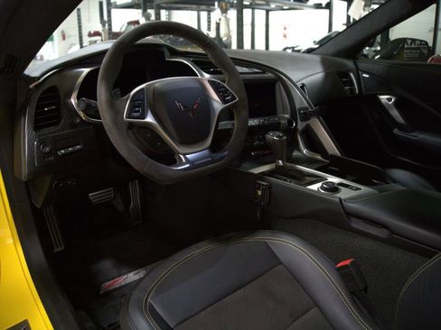 Used 2016 Chevrolet Corvette Z06 w/ 3LZ Preferred Equipment Group image 40