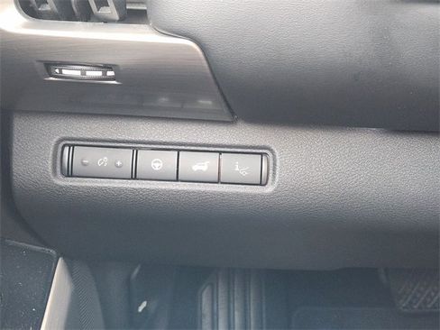 Used 2024 Nissan Pathfinder Platinum image 22