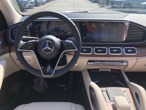 New 2025 Mercedes-Benz GLS 450 GLS 450 image 17