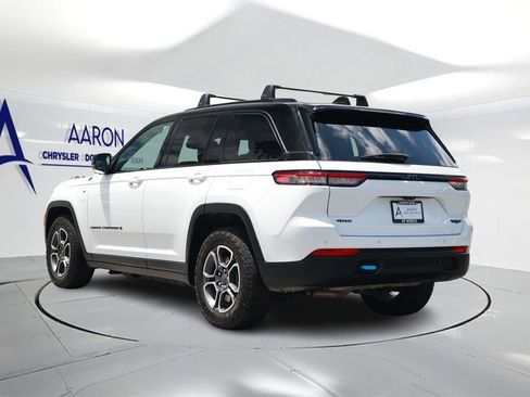 Used 2022 Jeep Grand Cherokee Trailhawk w/ Advanced Protech Group II AWD/4WD image 2