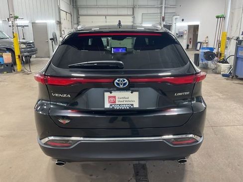 Used 2023 Toyota Venza Limited image 5