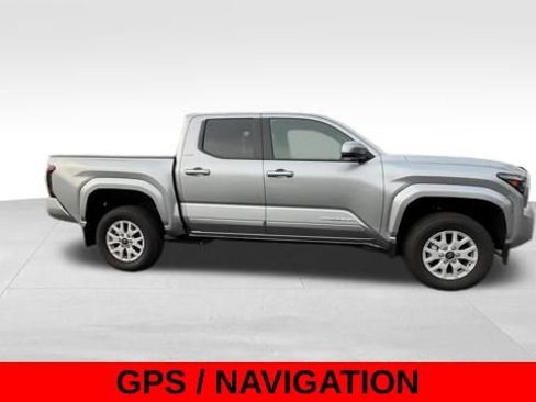 Used 2025 Toyota Tacoma SR5 image 8
