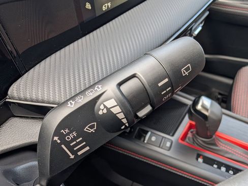 Used 2025 Nissan Kicks SR FWD image 27