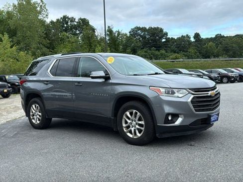 Used 2018 Chevrolet Traverse LT w/ LPO, Floor Liner Package AWD/4WD image 2
