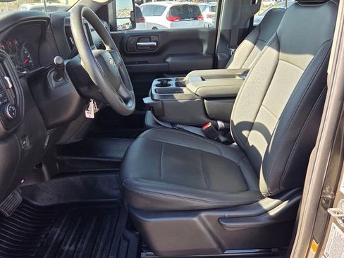 Used 2022 Chevrolet Silverado 3500 W/T AWD/4WD image 4