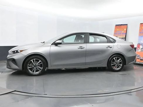 Used 2023 Kia Forte LXS FWD image 5