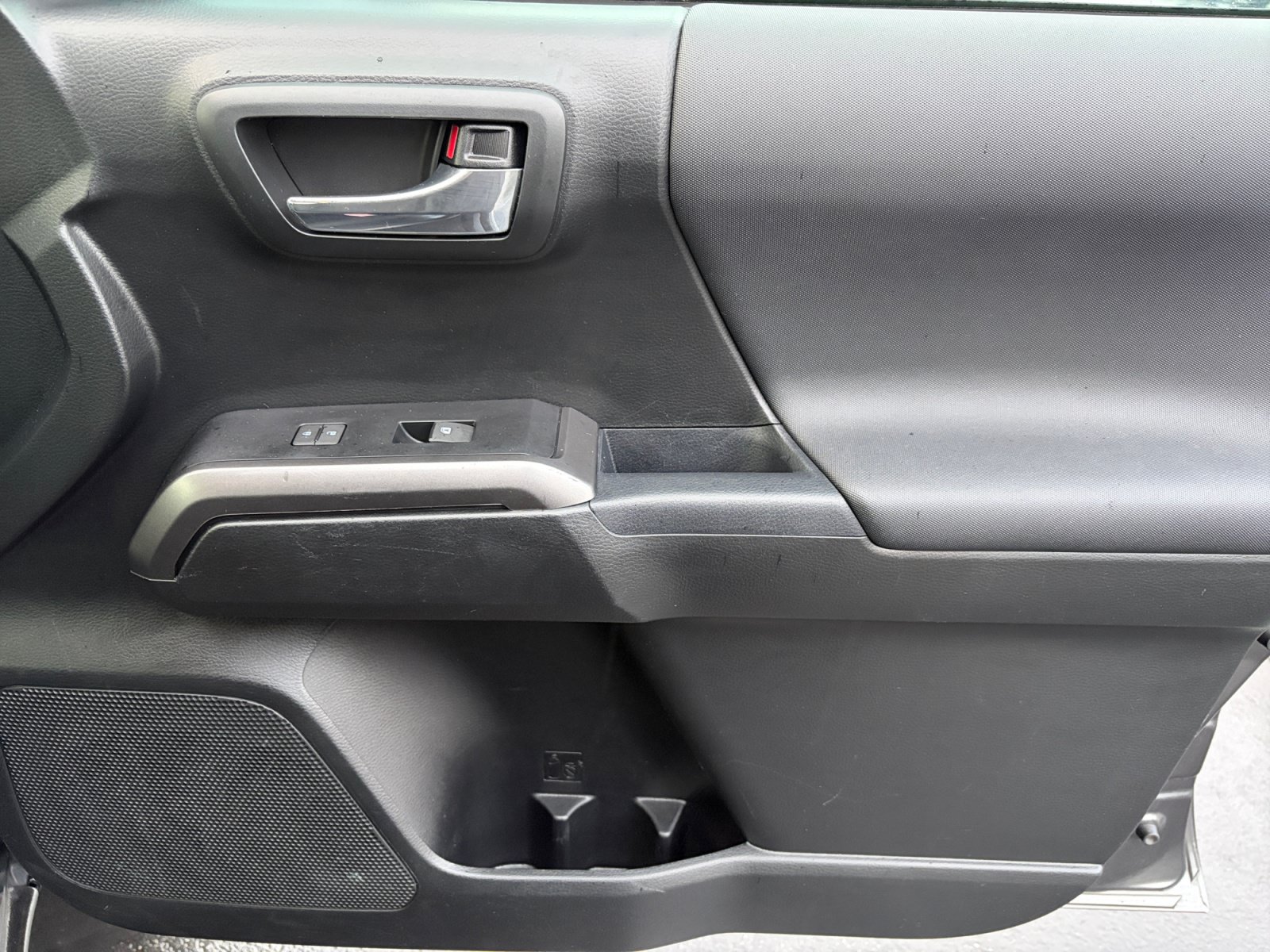Used 2019 Toyota Tacoma TRD Off-Road AWD/4WD image 16