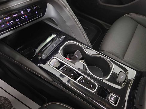 Used 2023 Buick Envision Essence image 14