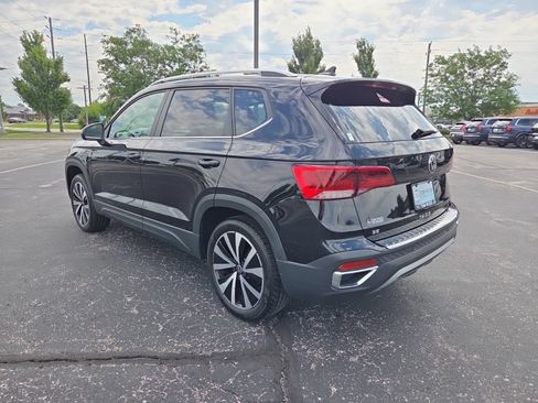 Certified 2023 Volkswagen Taos SE FWD image 10