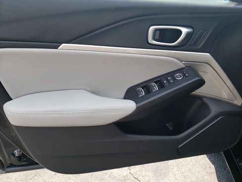 Certified 2025 Acura Integra FWD image 17
