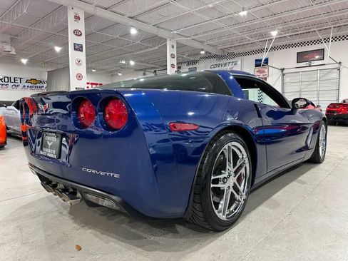 Used 2005 Chevrolet Corvette Coupe w/ Preferred Equipment Group RWD image 3