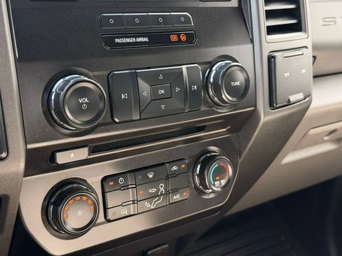 Used 2018 Ford F250 XL w/ Power Equipment Group AWD/4WD image 25