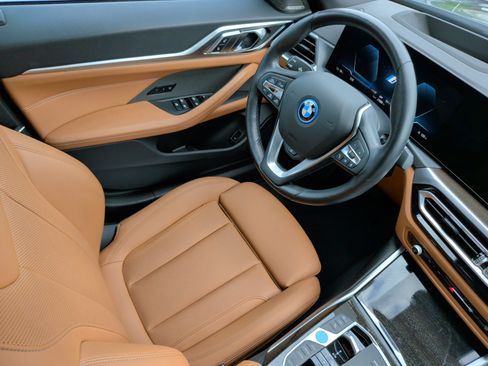 Certified 2023 BMW i4 eDrive35 RWD image 32