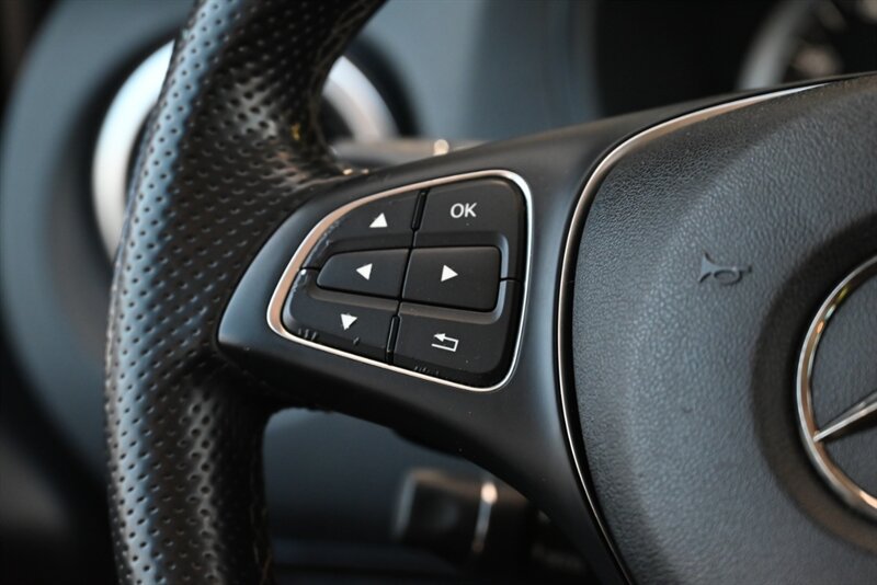 Used 2020 Mercedes-Benz Metris Passenger image 32