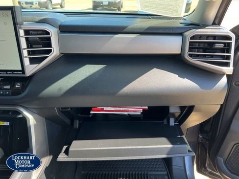 Used 2022 Toyota Tundra Limited w/ Power Package RWD image 38