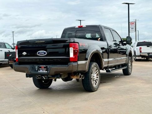 Used 2017 Ford F250 King Ranch w/ FX4 Off-Road Package AWD/4WD image 7