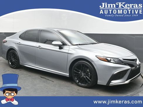 Used 2021 Toyota Camry XSE image 1