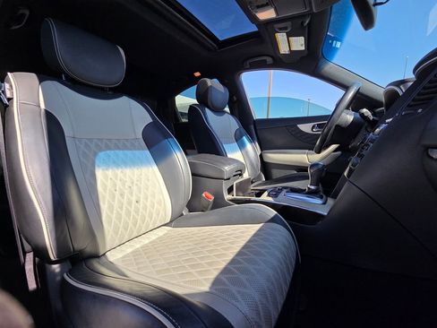 Used 2017 INFINITI QX70 2WD w/ Limited Package image 30