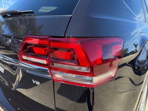 Used 2019 Volkswagen Atlas SE w/ Towing Package image 11