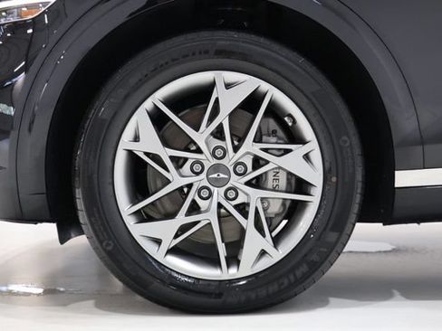 Used 2024 Genesis GV70 2.5T w/ Advanced Package AWD/4WD image 11
