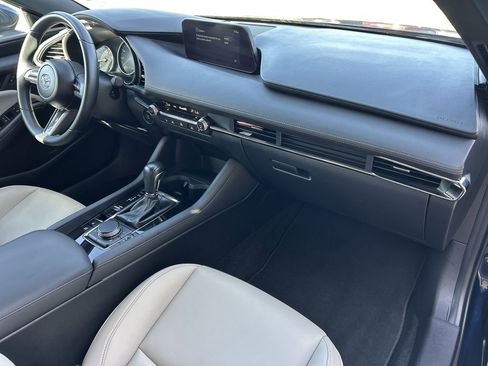 Used 2021 MAZDA MAZDA3 s image 11