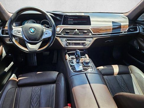 Used 2018 BMW 740i RWD image 17