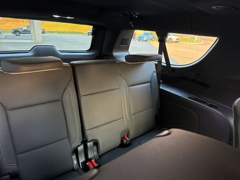 New 2026 Chevrolet Suburban Premier image 23