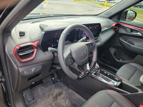Used 2025 Chevrolet TrailBlazer RS w/ Convenience Package image 18