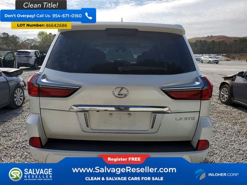 Used 2019 Lexus LX 570 4WD w/ Luxury Package image 8