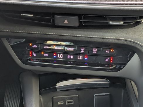 Used 2023 Buick Envision Essence FWD image 20